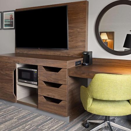 Hampton Inn Cleveland-Airport/Tiedeman Road Brooklyn Bagian luar foto
