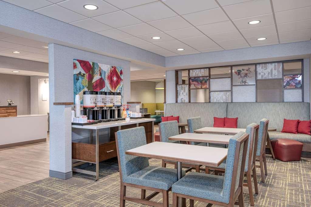 Hampton Inn Cleveland-Airport/Tiedeman Road Brooklyn Restoran foto