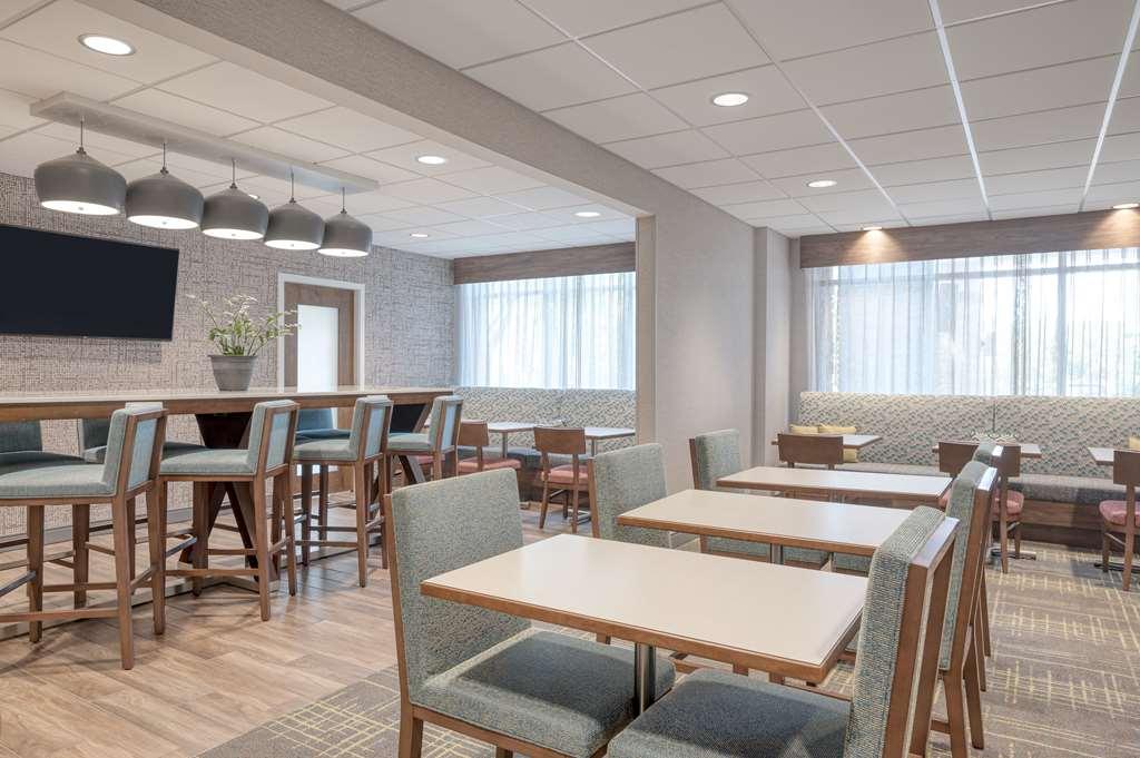 Hampton Inn Cleveland-Airport/Tiedeman Road Brooklyn Restoran foto