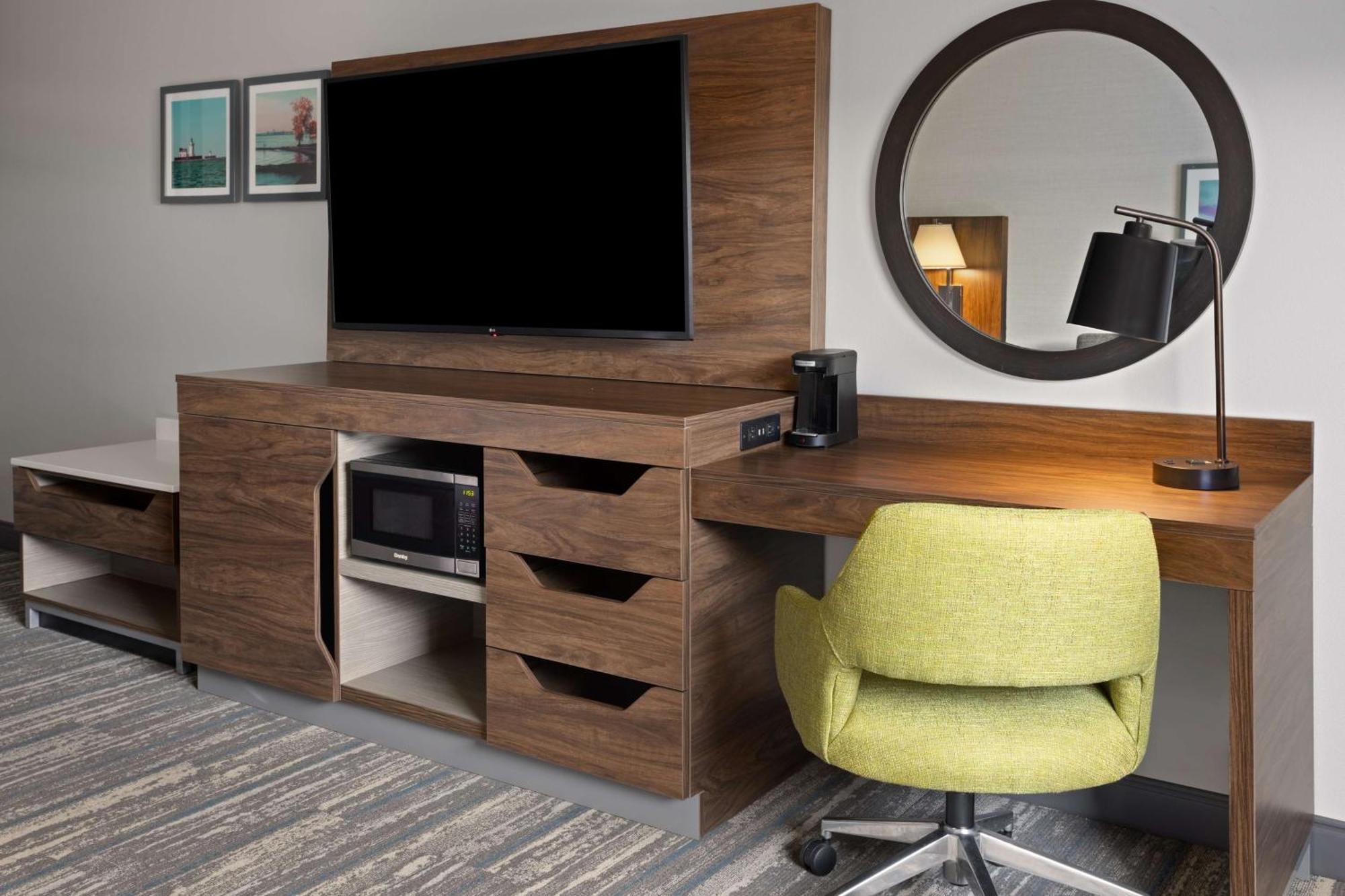 Hampton Inn Cleveland-Airport/Tiedeman Road Brooklyn Bagian luar foto