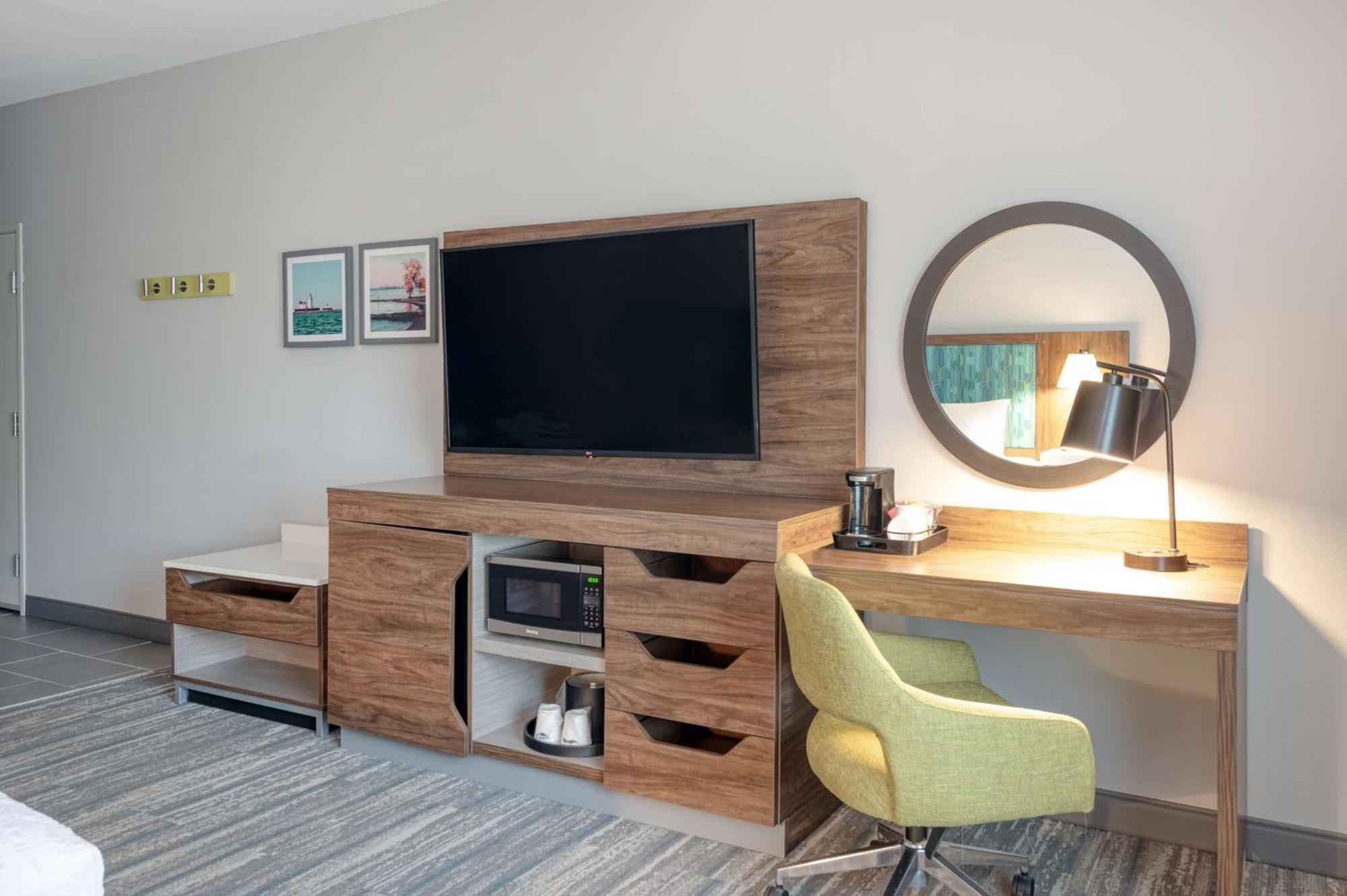 Hampton Inn Cleveland-Airport/Tiedeman Road Brooklyn Bagian luar foto