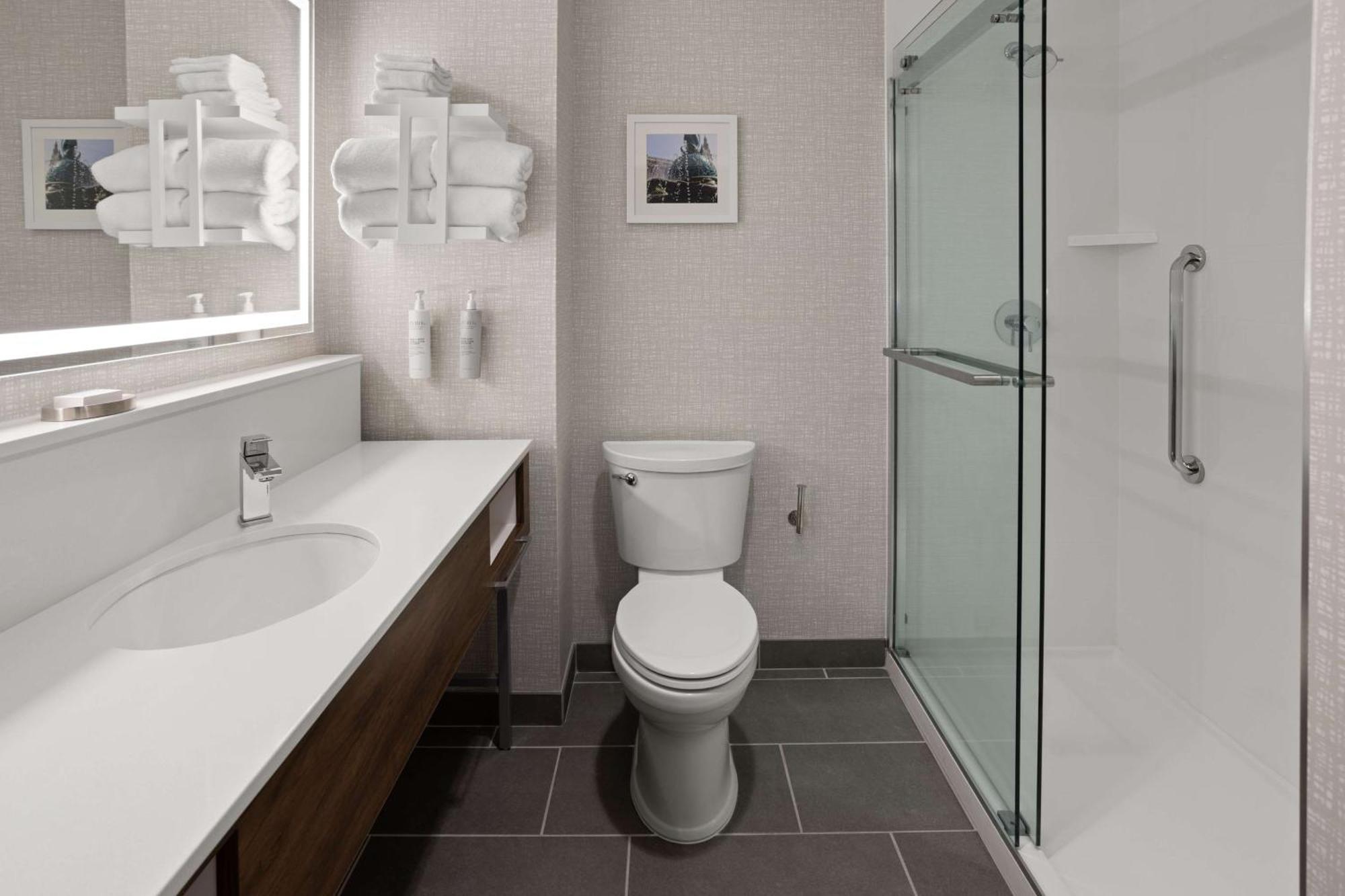Hampton Inn Cleveland-Airport/Tiedeman Road Brooklyn Bagian luar foto