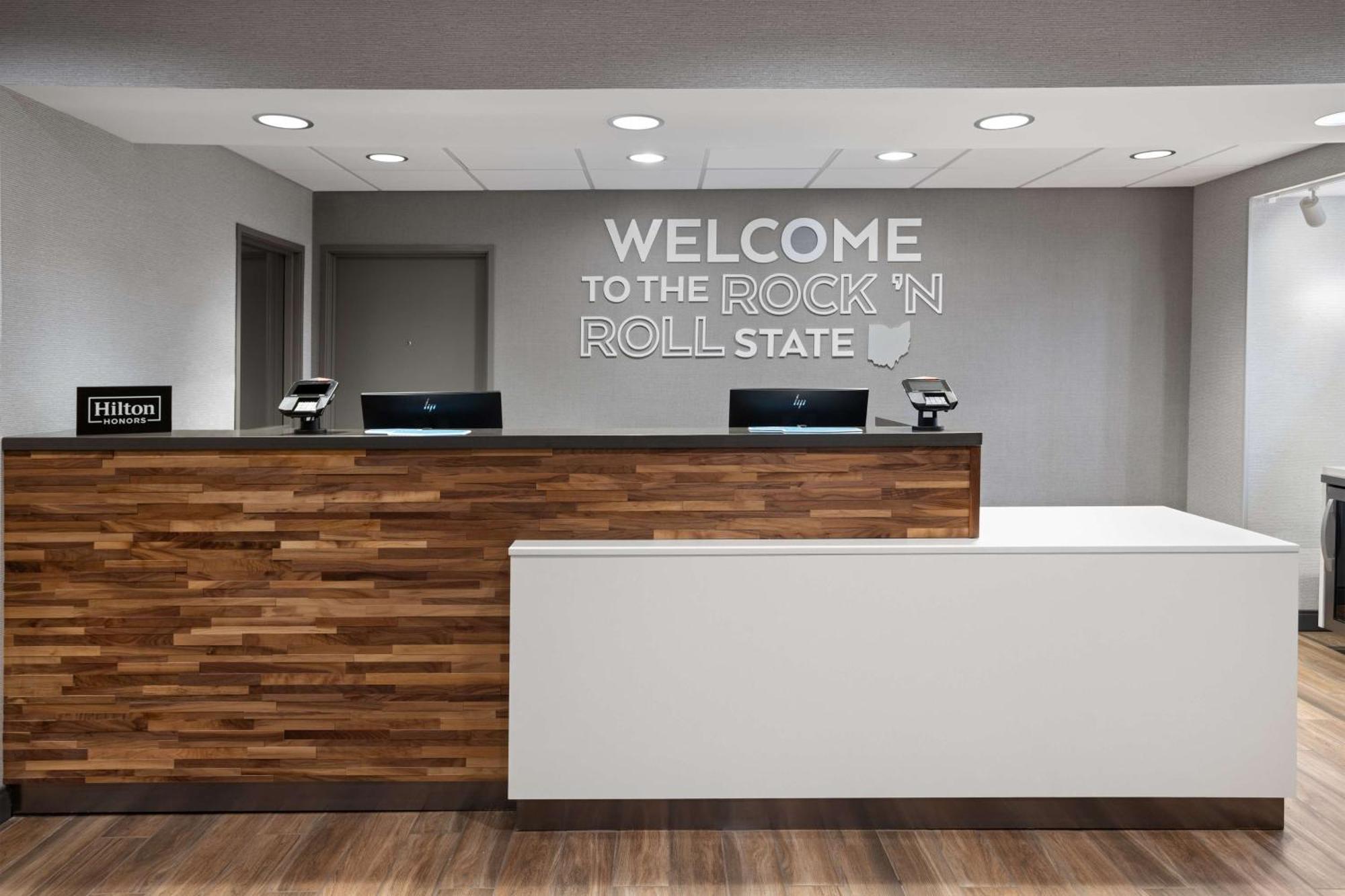 Hampton Inn Cleveland-Airport/Tiedeman Road Brooklyn Bagian luar foto