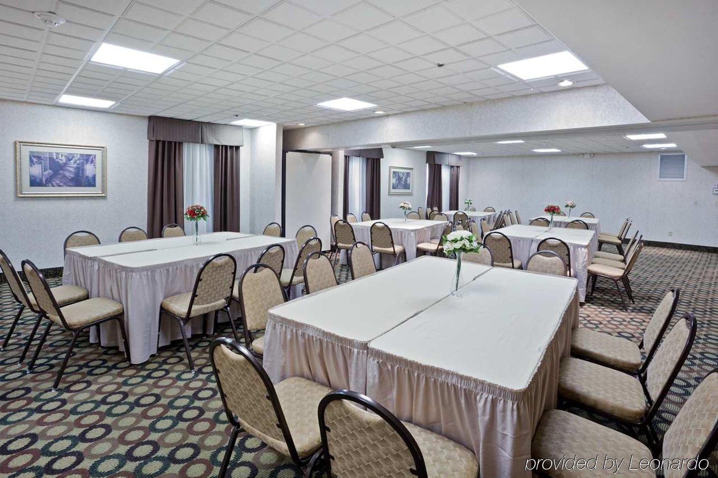 Hampton Inn Cleveland-Airport/Tiedeman Road Brooklyn Bisnis foto